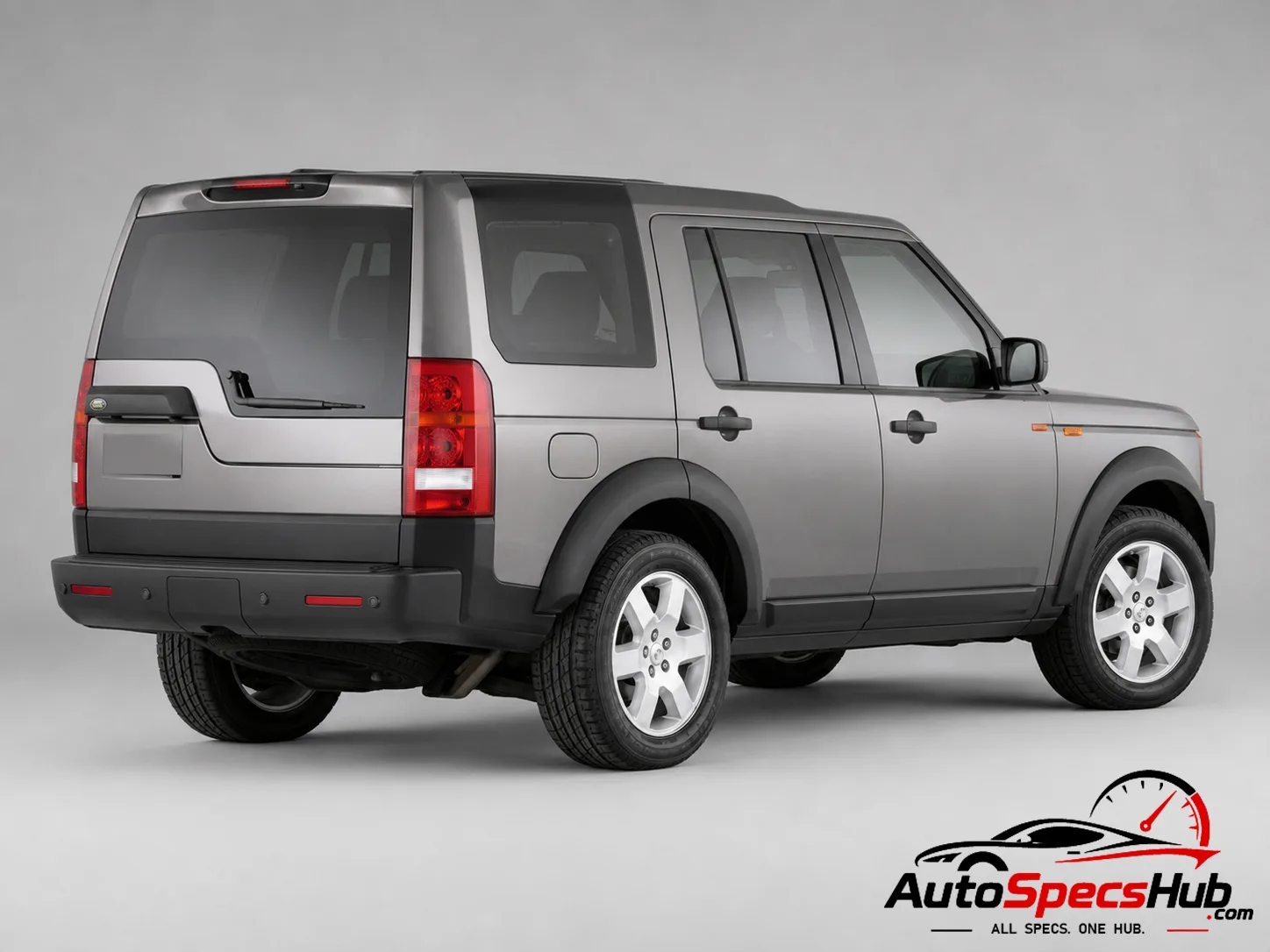 2005 Land Rover Discovery V8 rear three-quarter view