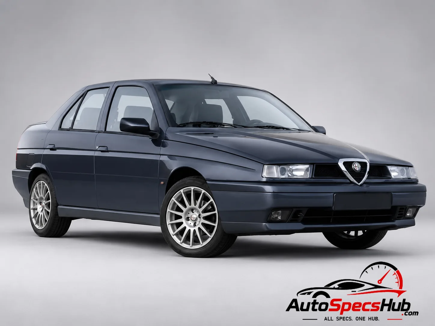 1995 Alfa Romeo 155 1.8 Twin Spark Sport front three-quarter view
