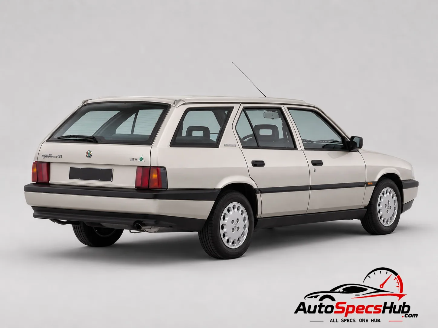 1991 Alfa Romeo 33 Sport Wagon Boxer 16V rear three-quarter view
