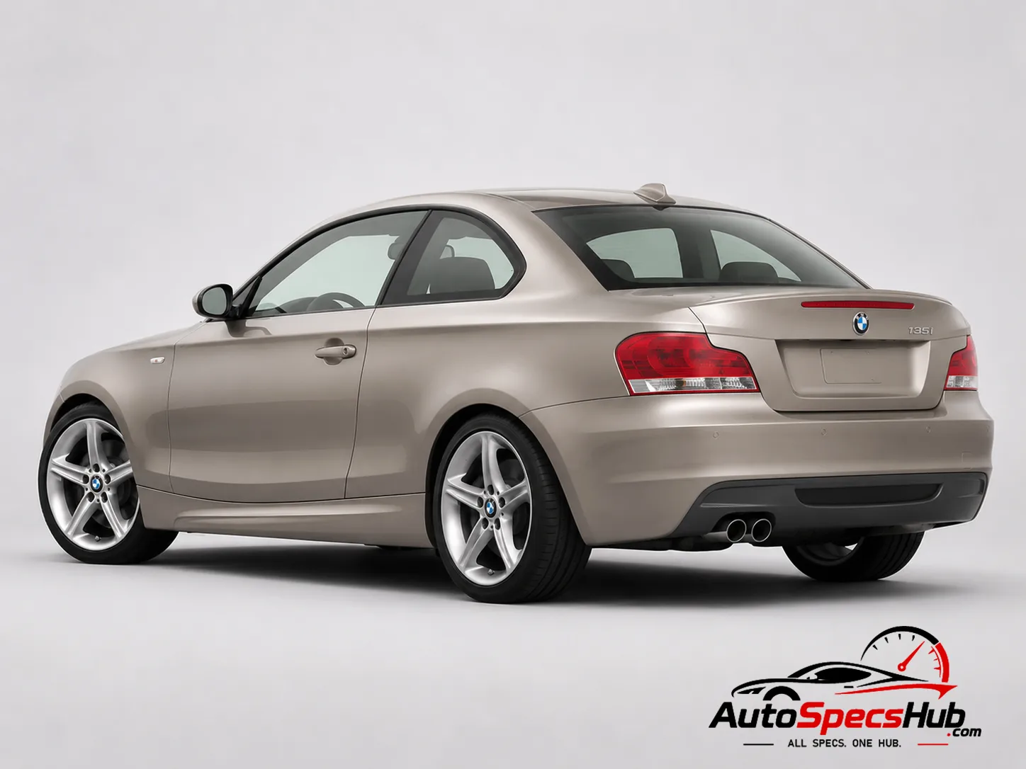 2010 BMW 135i Coupé rear three-quarter view