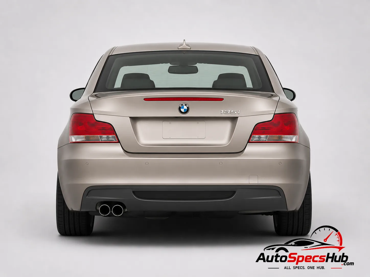 2010 BMW 135i Coupé rear view