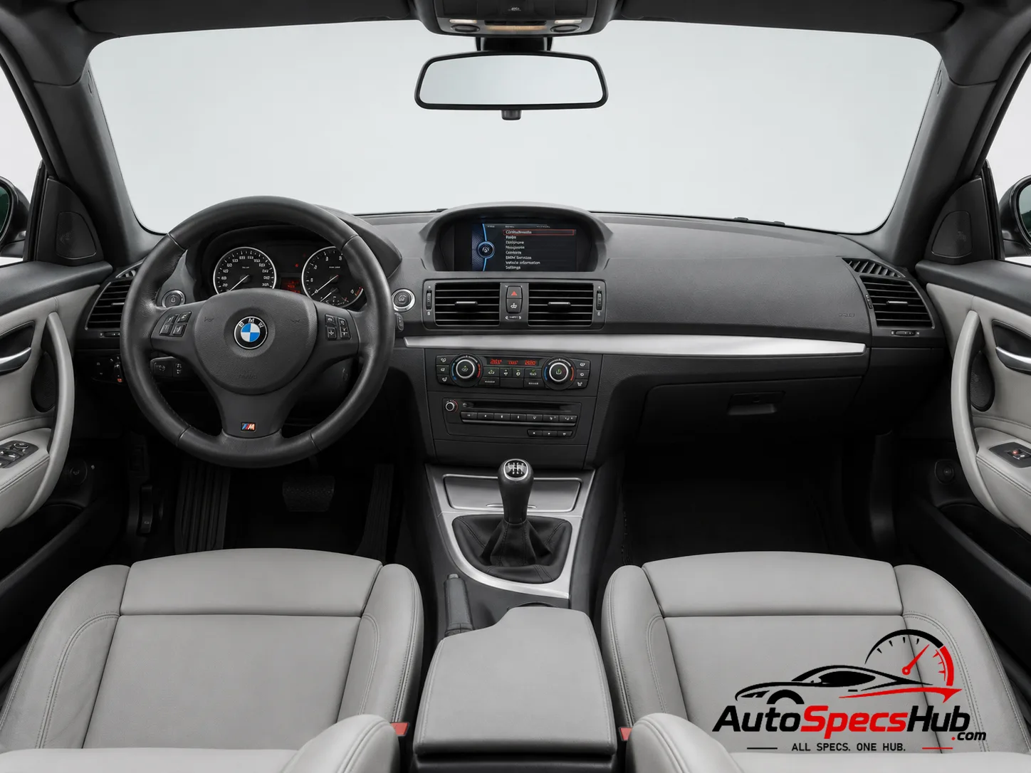 2010 BMW 135i Coupé interior dashboard and front cabin