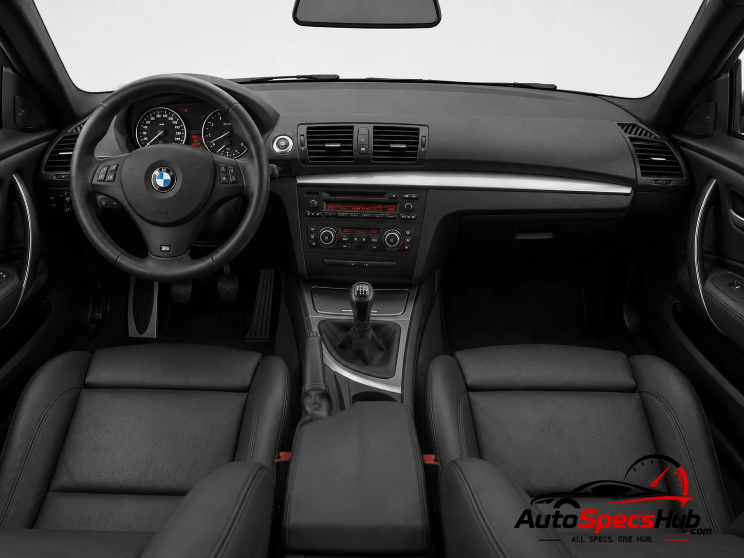 2008 BMW 125i Coupé interior dashboard and front cabin