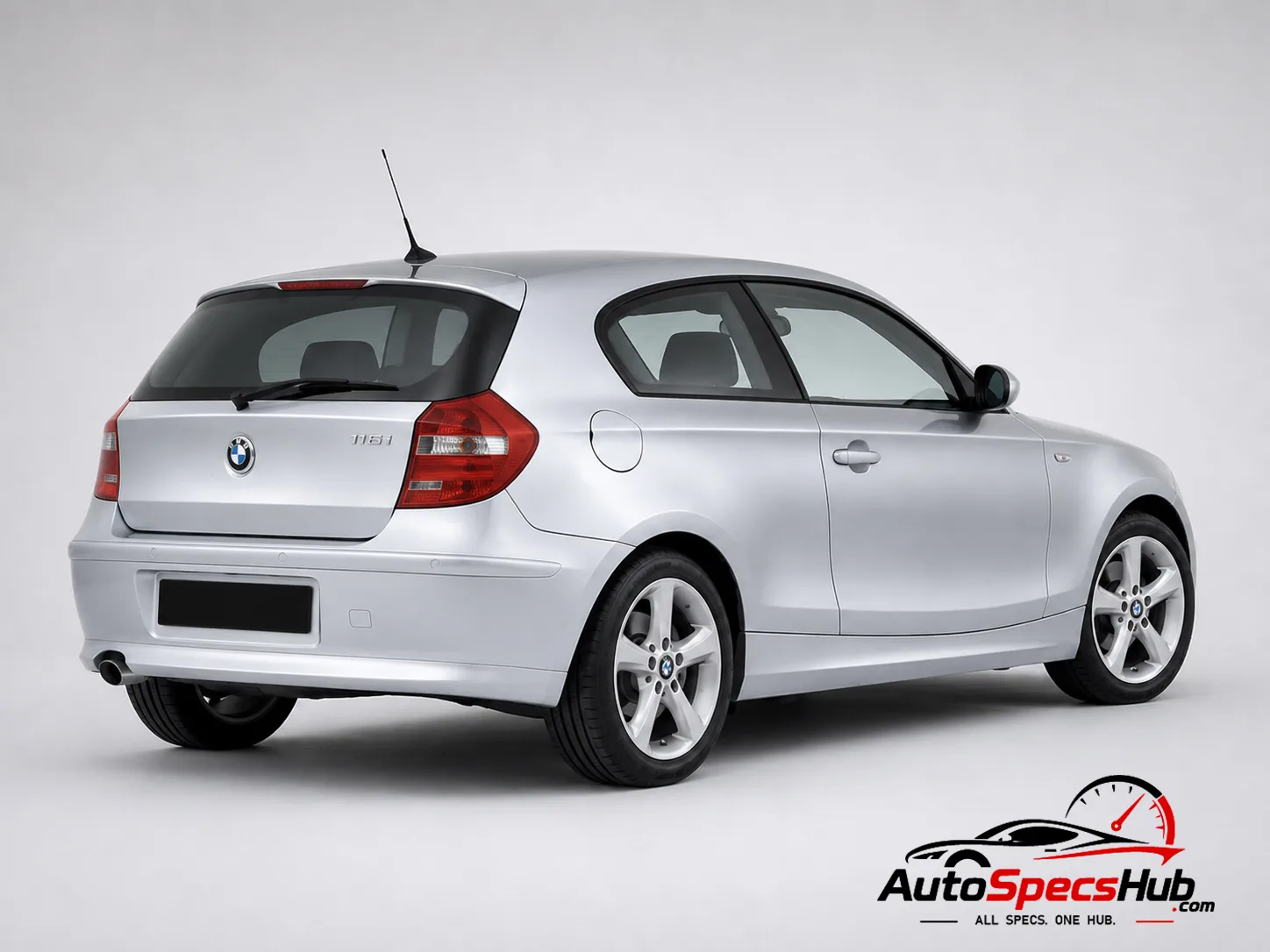 2004 BMW 116i rear three-quarter view