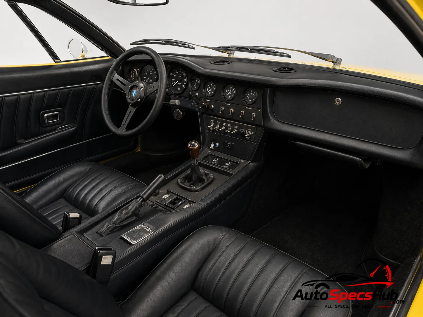 1967 De Tomaso Mangusta interior dashboard and front cabin