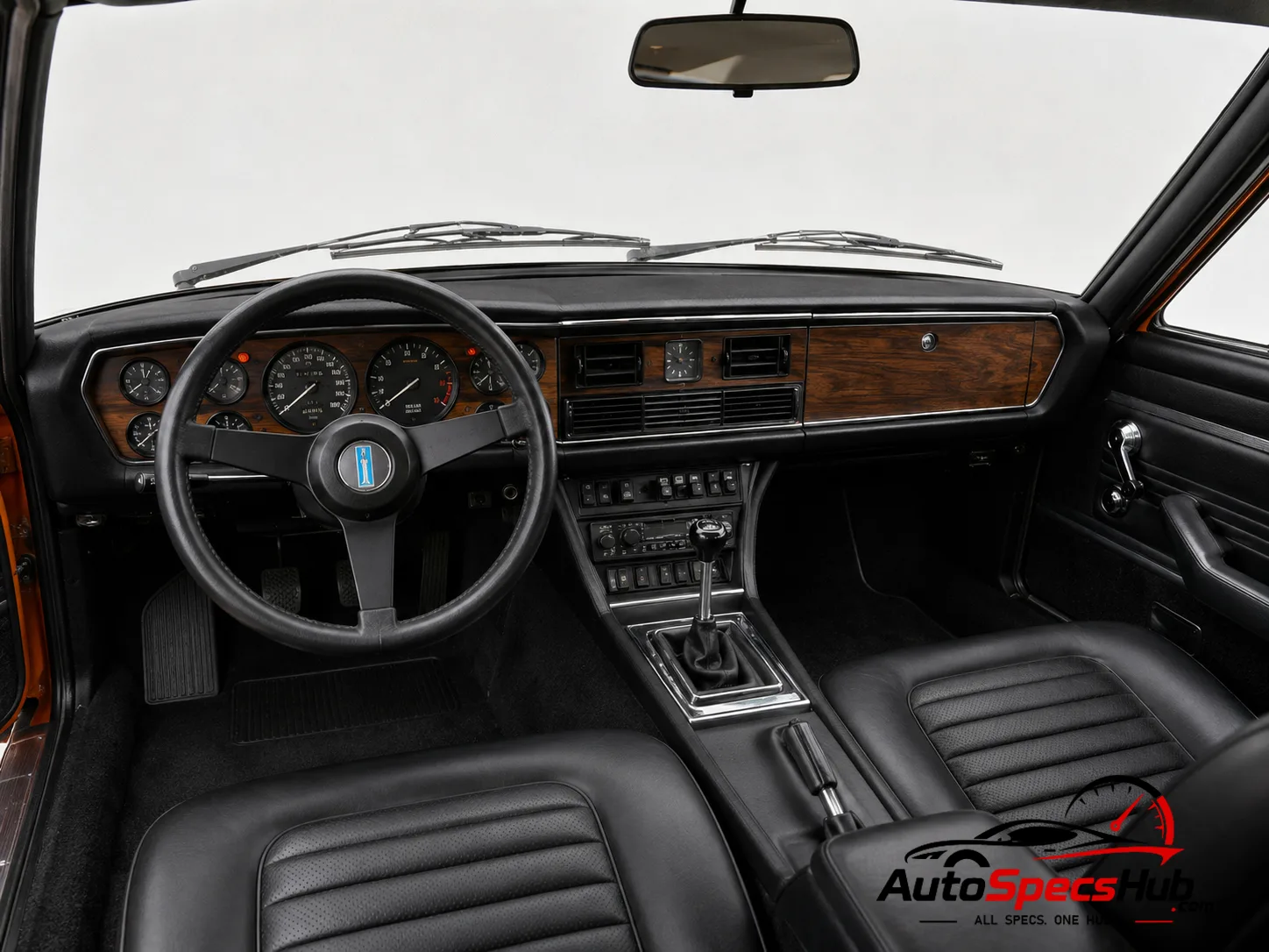1971 De Tomaso Deauville interior dashboard and front cabin