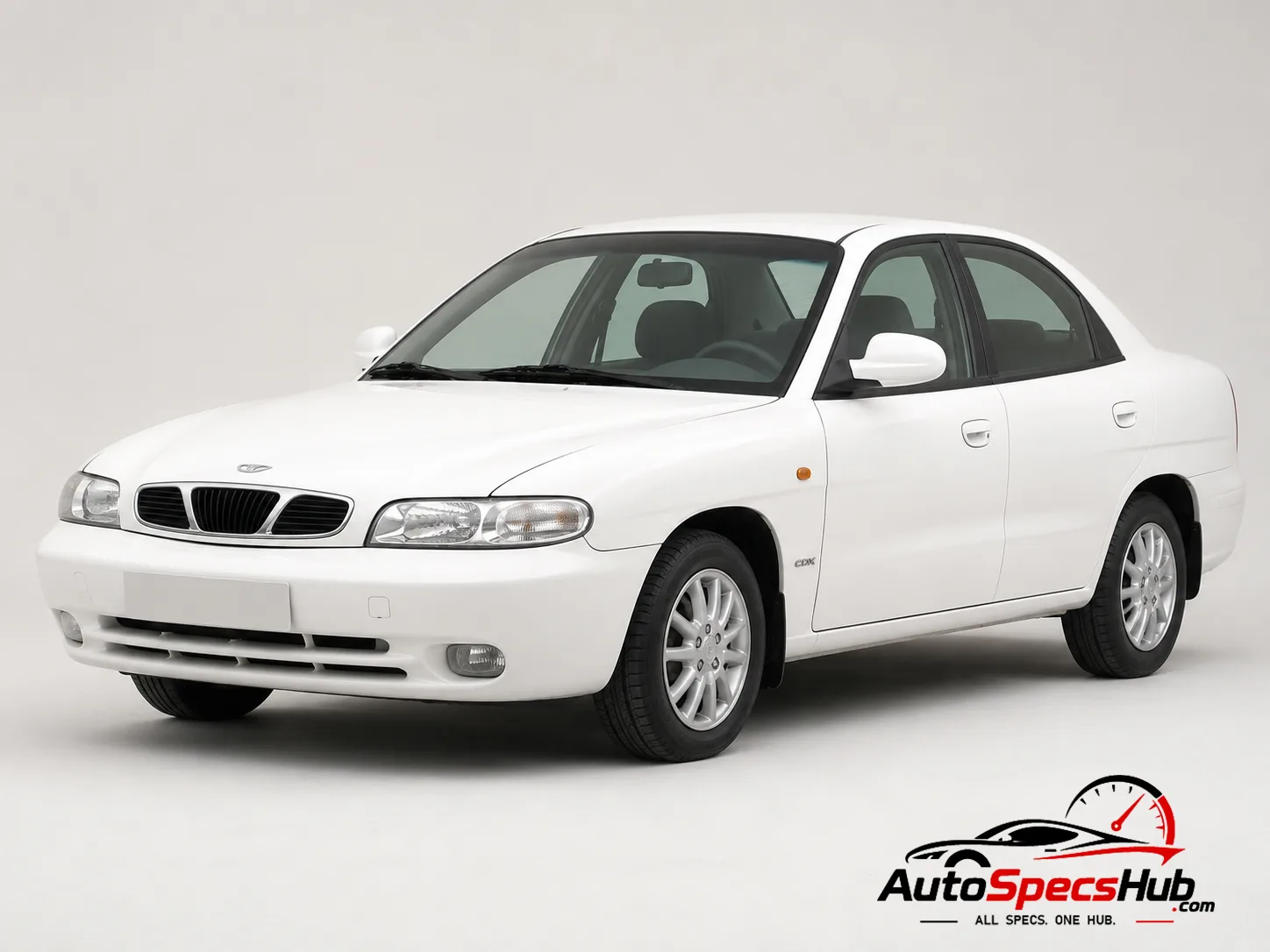 1999 Daewoo Nubira 2.0 CDX front three-quarter view