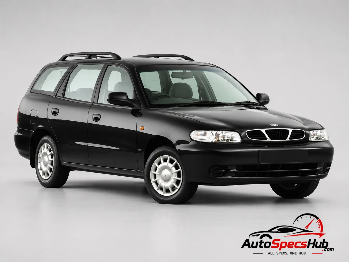 1997 Daewoo Nubira Wagon 1.6 SX front three-quarter view