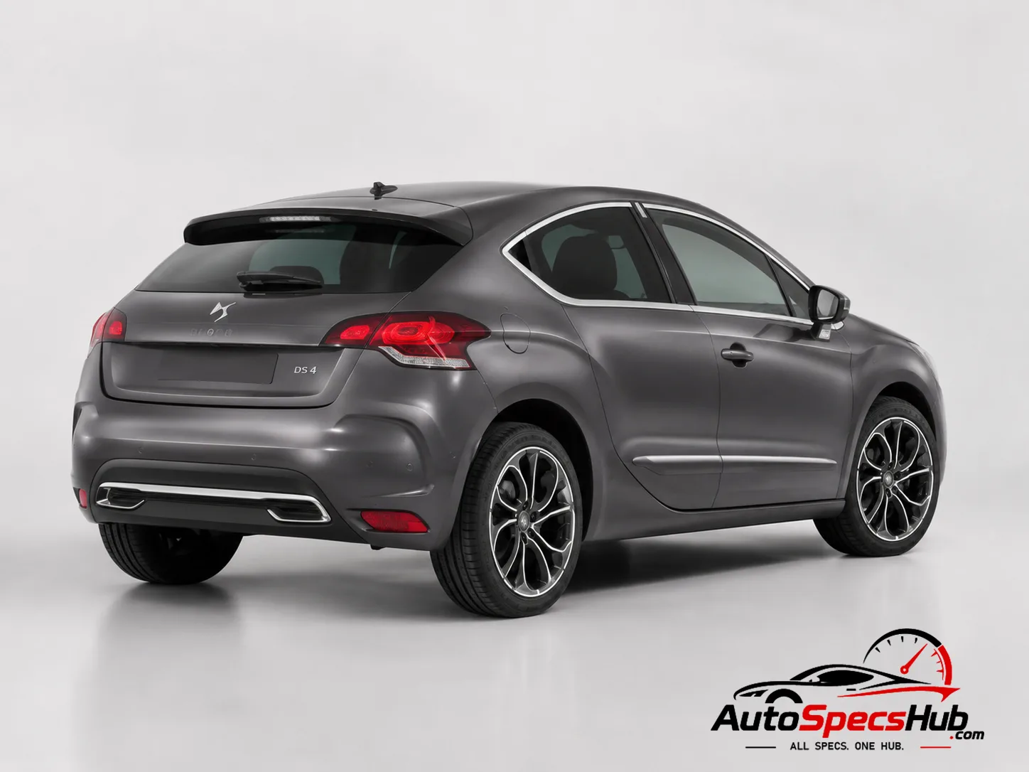 2015 DS DS 4 THP 210 rear three-quarter view