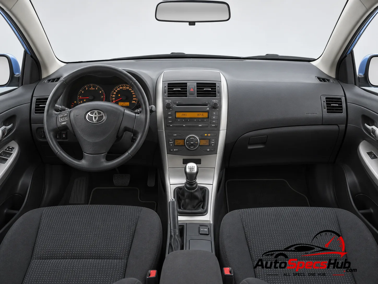 2007 Toyota Auris 2.2 D-CAT interior dashboard and front cabin