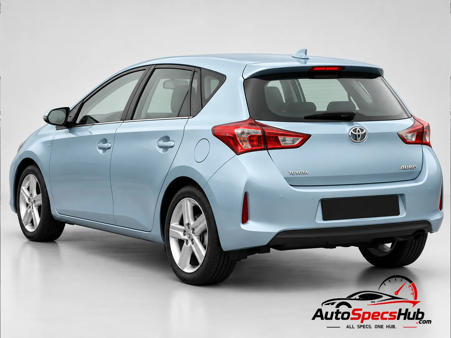 2013 Toyota Auris 1.6 rear three-quarter view