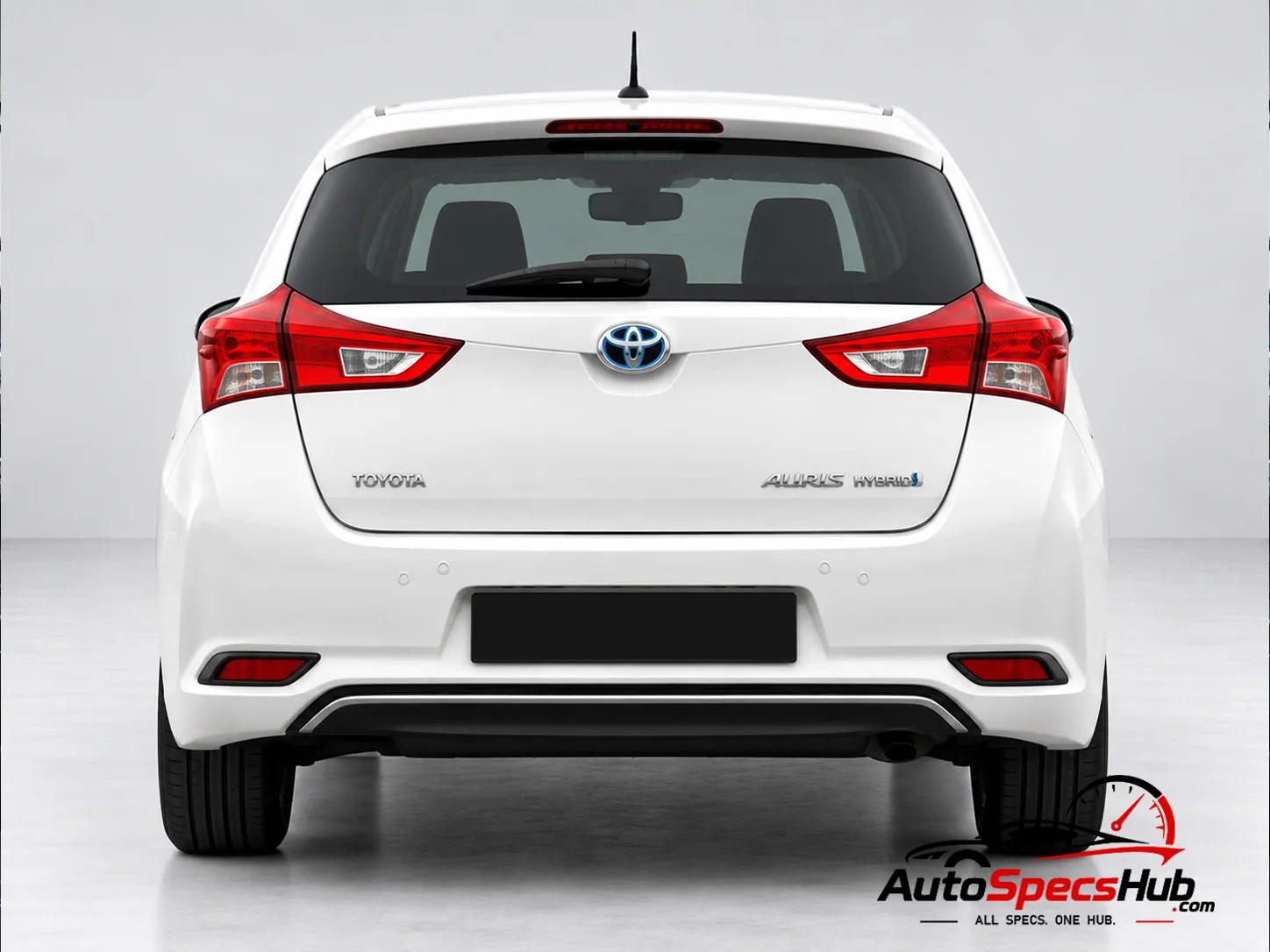2013 Toyota Auris 1.8 VVT-i HSD rear view