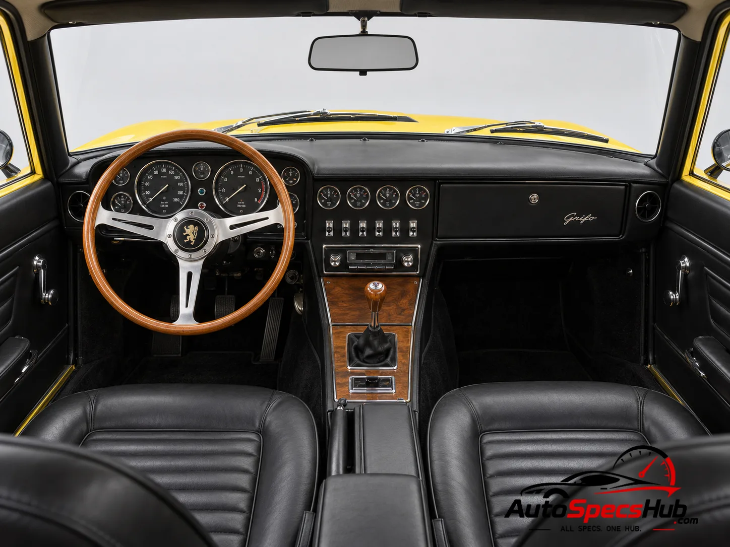 1968 Iso Grifo 7 Litri interior cockpit and seats