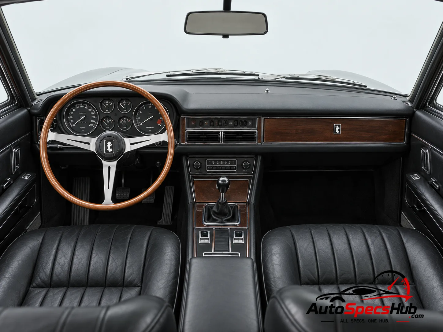 1967 Iso Fidia S4 350 interior dashboard and front cabin