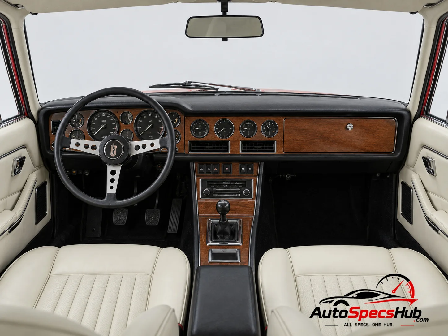 1967 Iso Fidia S4 300 interior dashboard and front cabin