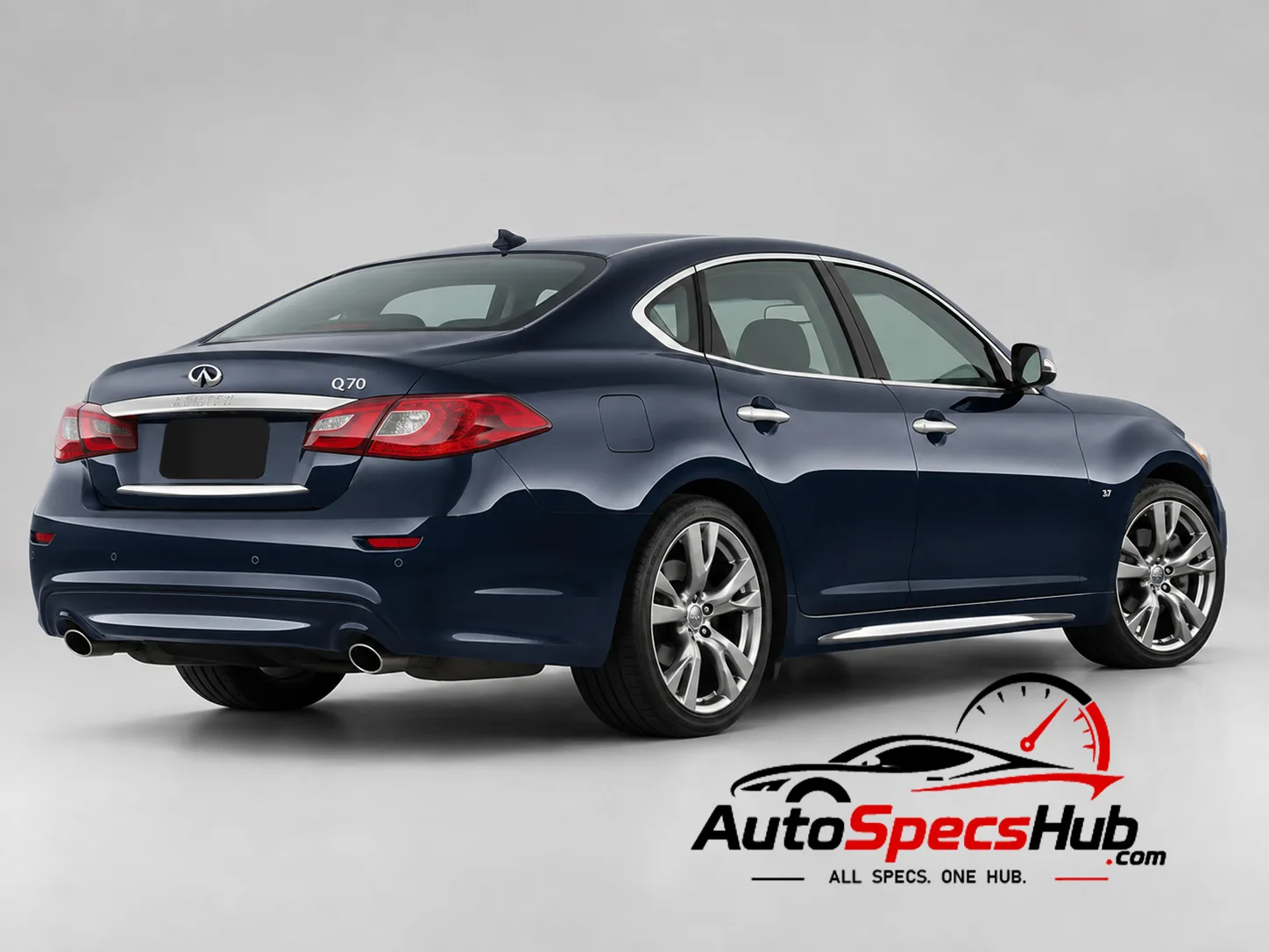 2014 (Y51) Infiniti Q70 3.7 rear three-quarter view