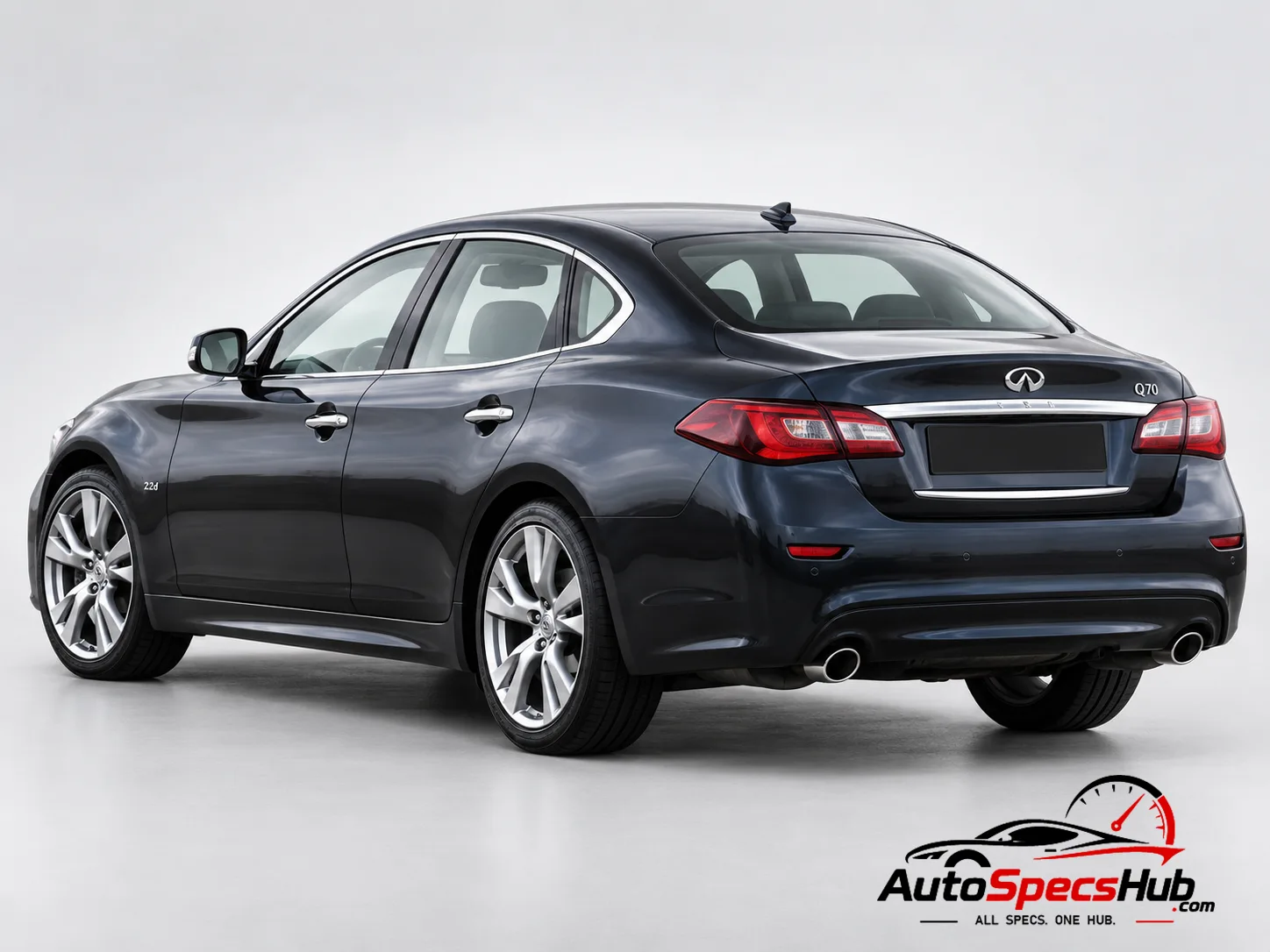 2015 (Y51) Infiniti Q70 2.2d rear three-quarter view