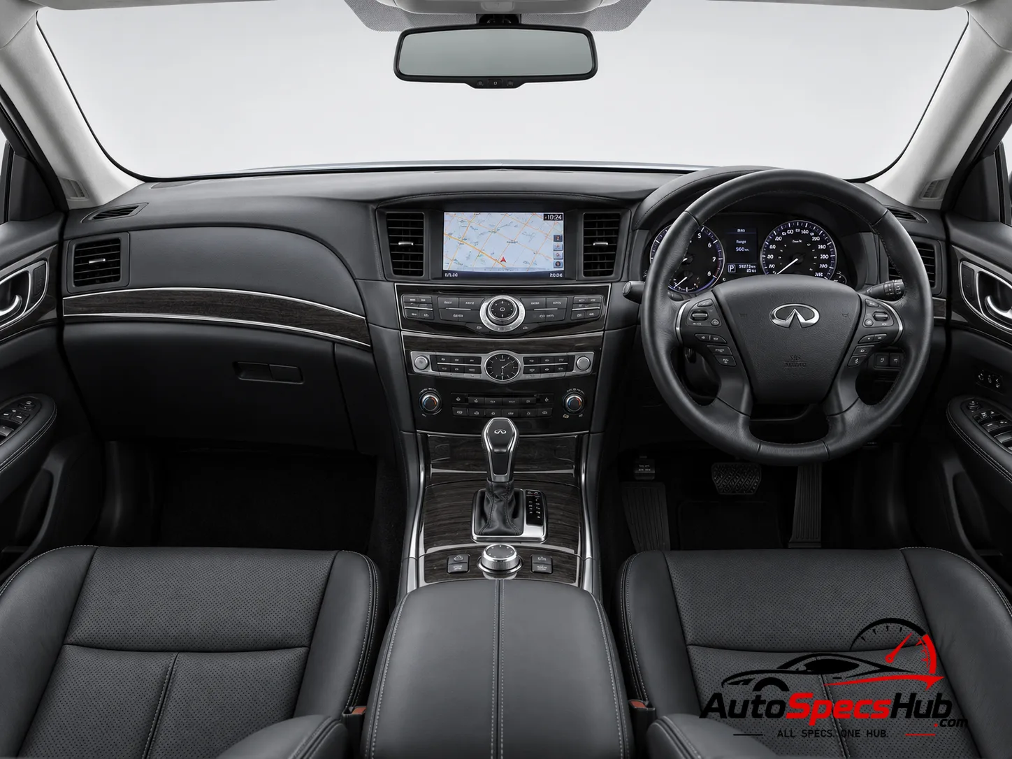 2015 (Y51) Infiniti Q70 2.2d interior dashboard and front cabin