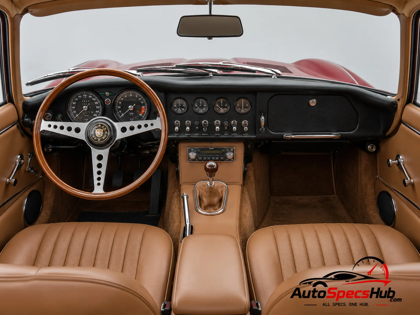 1968 Jaguar XK-E 2+2 Coupe Series 2 interior cockpit and seats