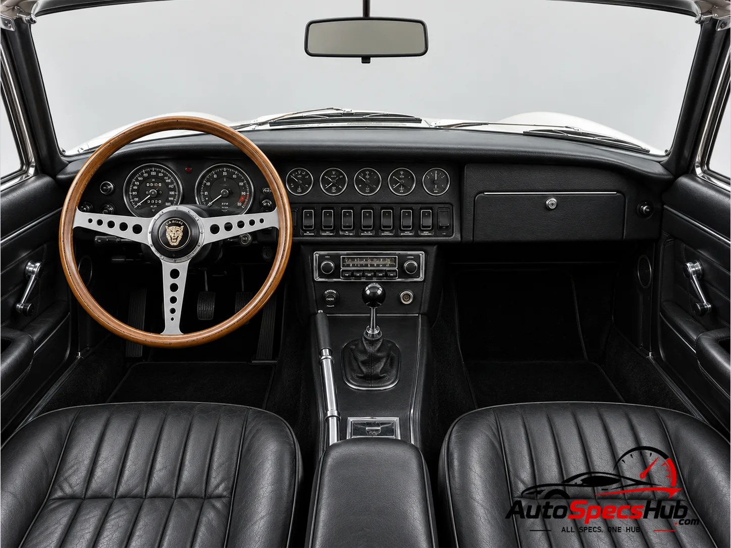 1971 Jaguar V-12 2+2 interior cockpit and seats