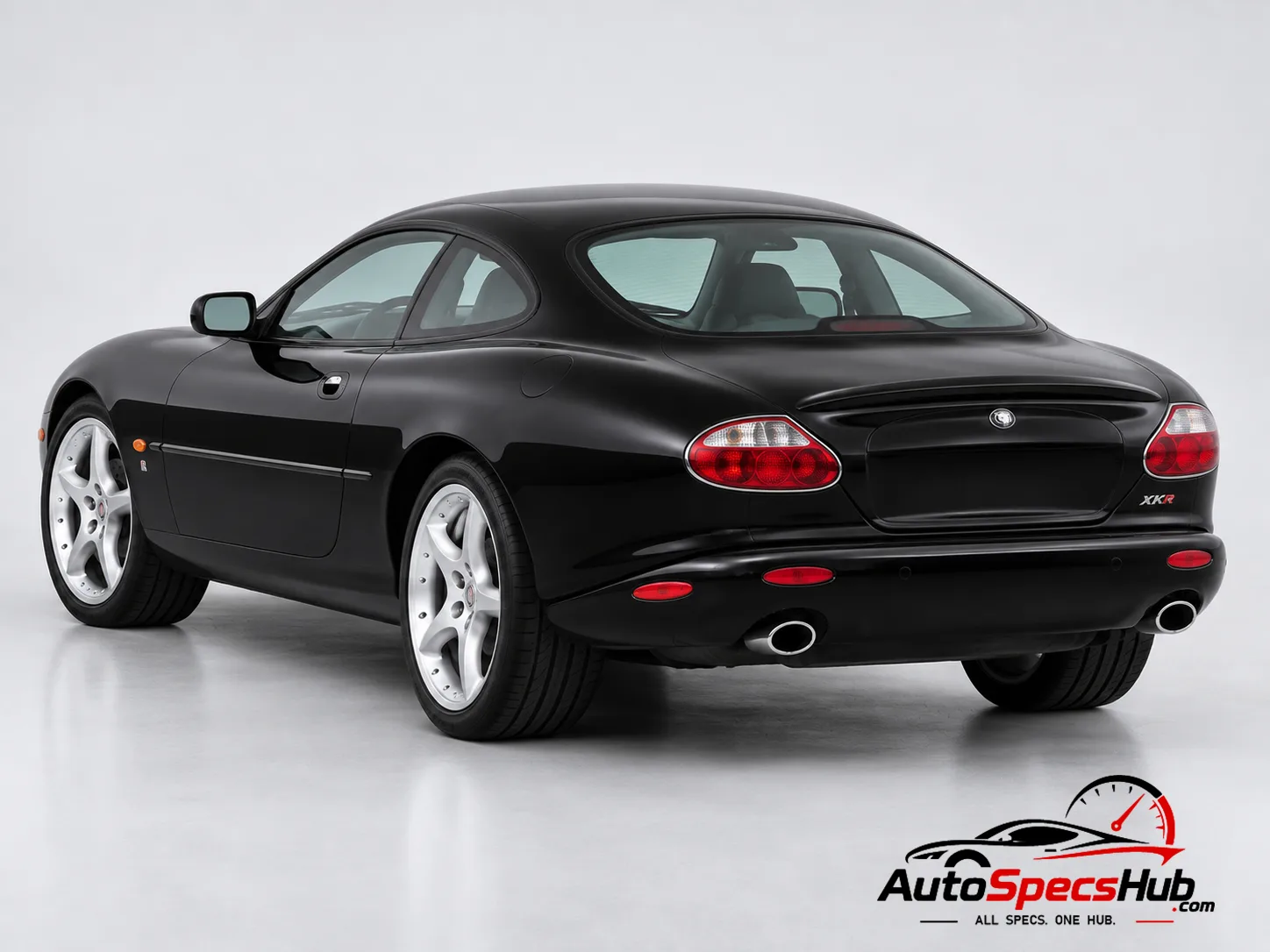2002 (X100) Jaguar XKR Coupé rear three-quarter view