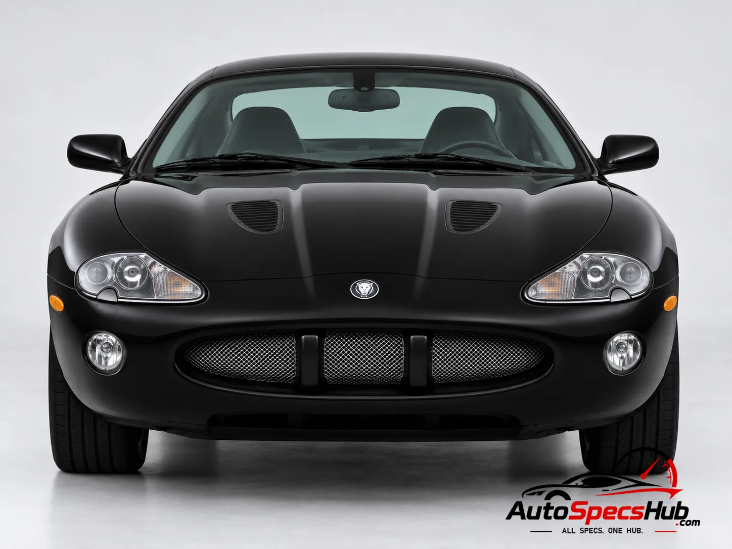 2002 (X100) Jaguar XKR Coupé front view