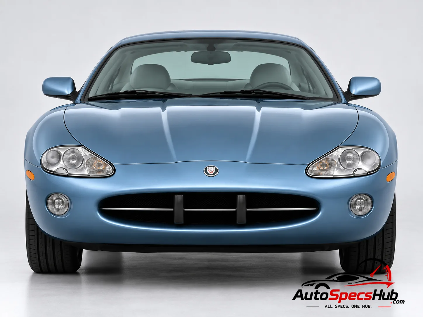 2002 (X100) Jaguar XK8 Coupé front view
