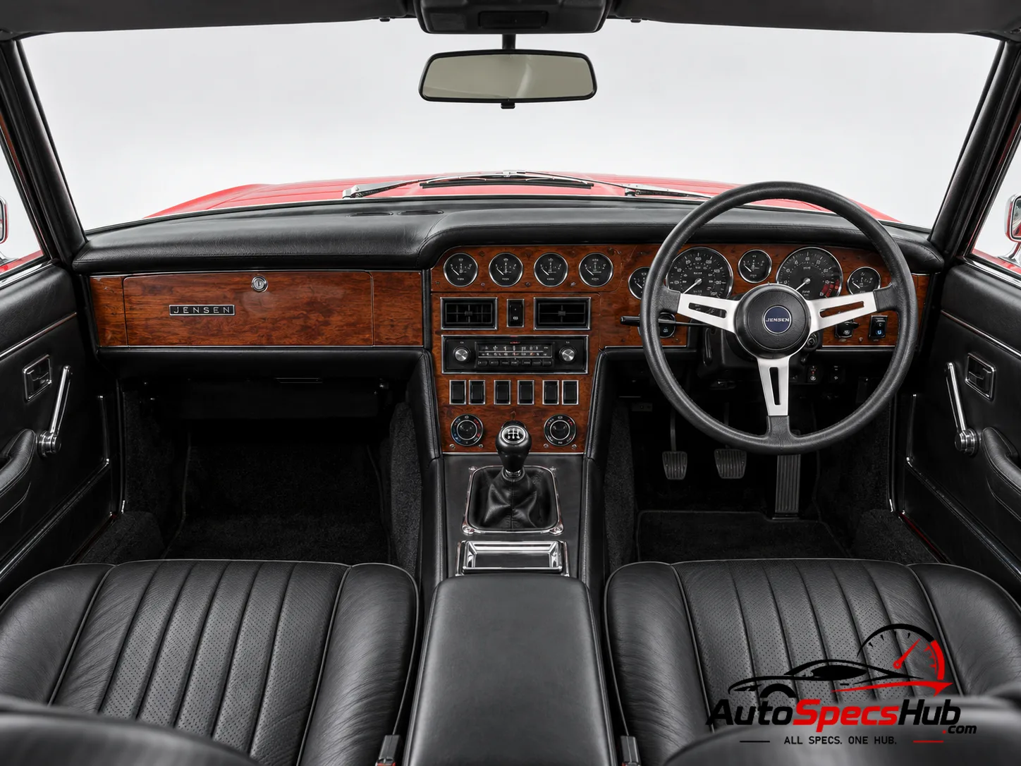 1971 Jensen S.P. (Six Pack) interior dashboard and front cabin