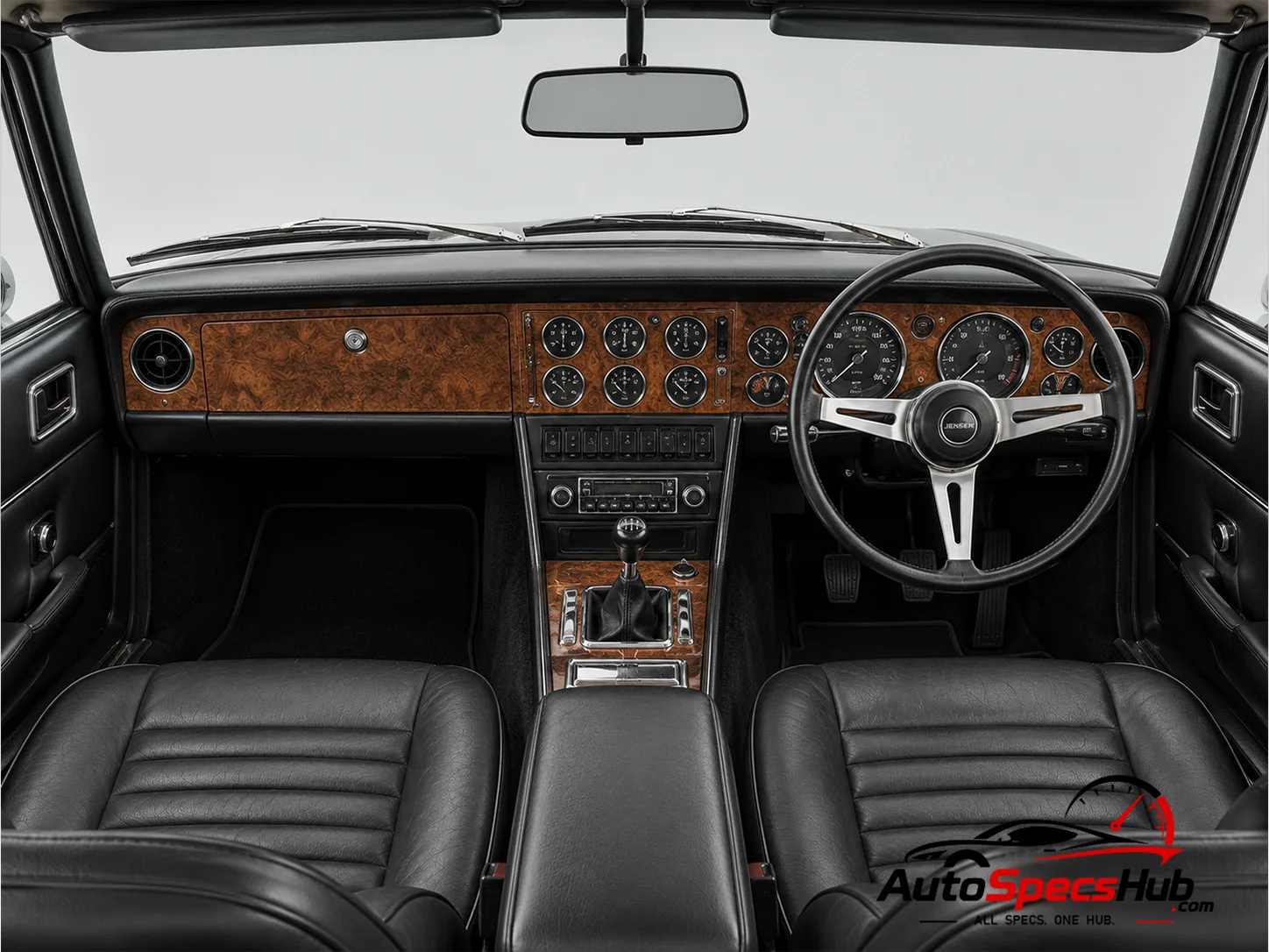 1975 Jensen Interceptor Coupé interior dashboard and front cabin