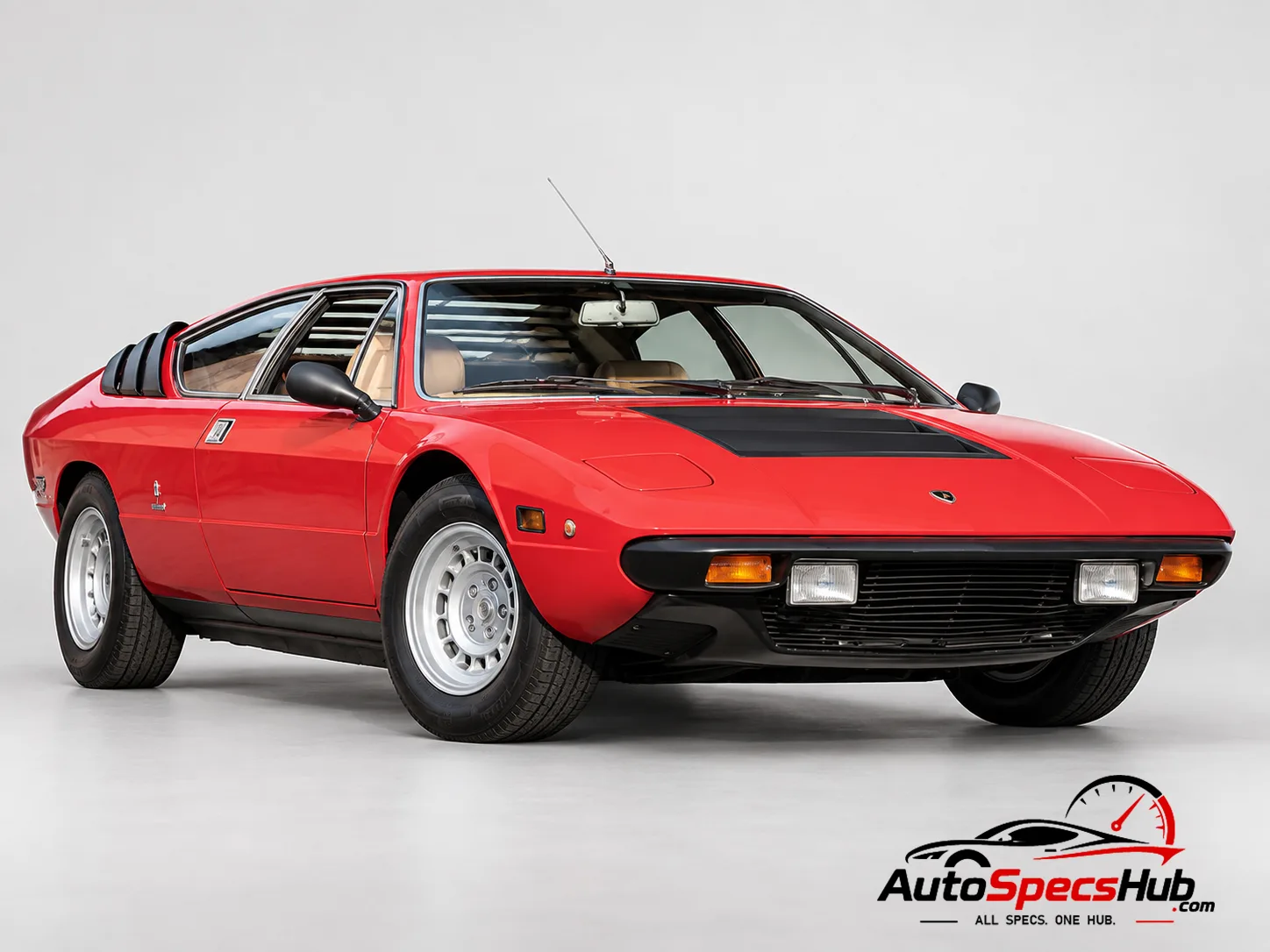 1972 Lamborghini Urraco P111 (USA) front three-quarter view
