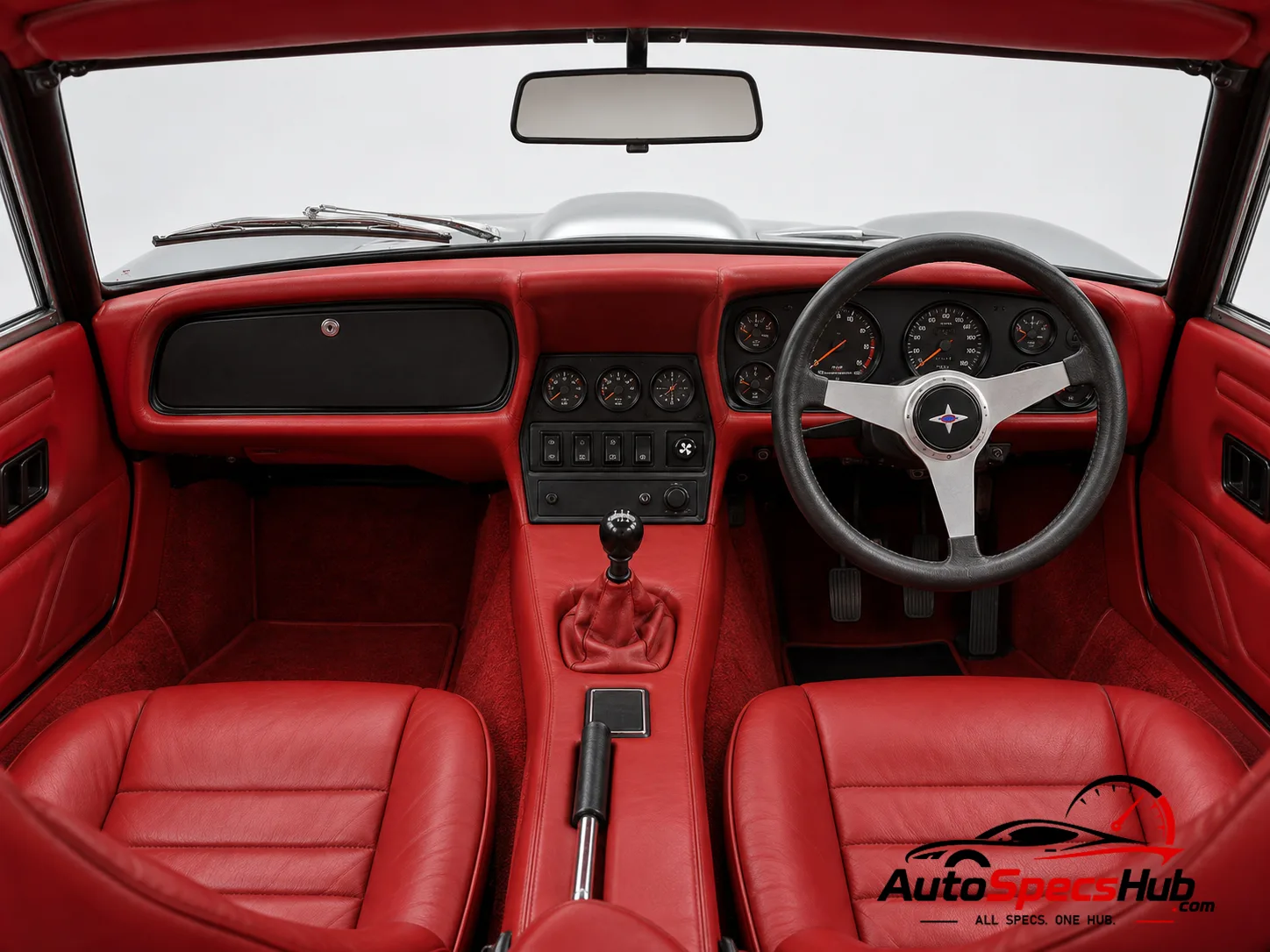1986 Marcos Mantula 3.5 V8 EFI Coupé interior dashboard and front cabin